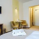 Odkrywcow Отель