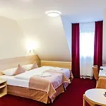 Odkrywców 3*