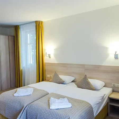 فندق Odkrywcow 3*